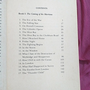 SCHOLASTIC  BOOKS- QUOTES BOOK, WORLD WAR BOOK&amp; BOOK OF HISTORIC SPEECH(3)