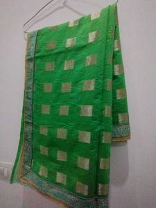 Green &amp; Gold Patterned Saree💚