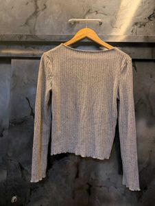 MANGO Women&#39;s Grey Top!