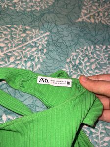 ZARA BACKLESS KNOT TOP🥑