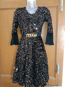Black Velvet Siqunce Dress