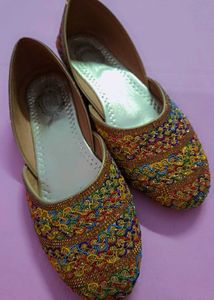 An authentic and ethnic rajasthani mojri for women