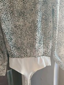 Chic Animal Print Bodysuit Top