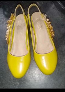 😍Yellow girl Sandals