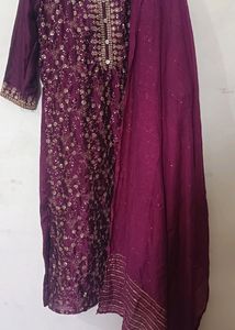 Beautiful 3pc Suit Only Worn  For 2hrs