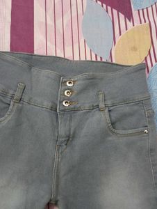 High Waisted Jeans