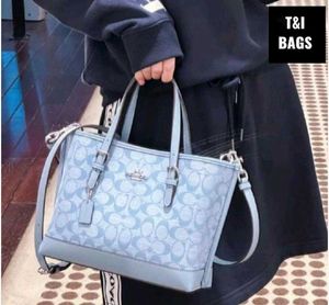COACH SIGNATURE TOTE