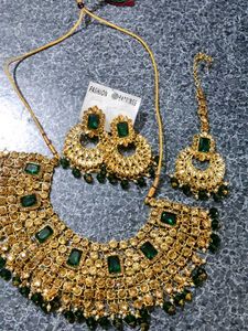 Emerald & Gold Jewelry Set