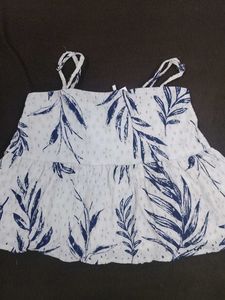 Leaf Print Sleeveless Top
