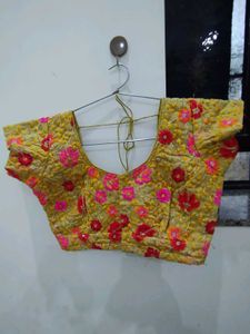 Elegant Pink Embroidered Saree with stylish embroi