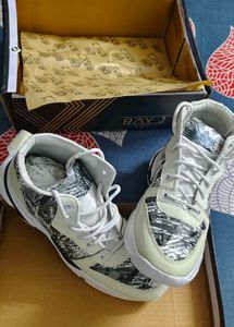 ray j Casual For Men (White, 8)