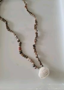 Mala with shells