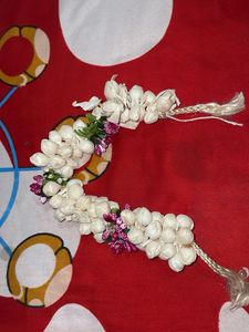 Floral Gajra Hair Accessory