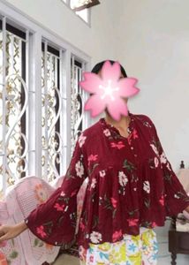 Floral Korean Top 🌸