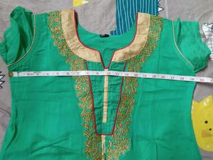 Showstopper Golden Green Kurti