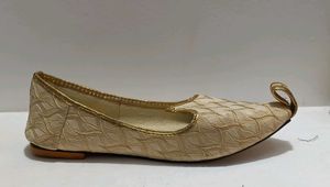 Elegant Ethnic Mojari Shoes
