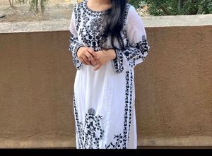 Elegant White Embroidered Kurta