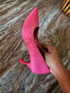 Hot Pink Heels 👠
