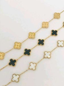 Clover Pendant Necklace