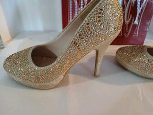 GOLDEN Pearl HEELS