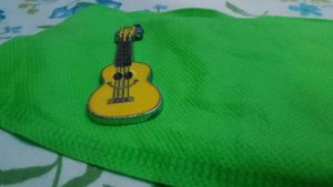 Stylish Guitar Brooch Keychain Yellow