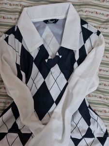 Stylish Argyle Patterned Top