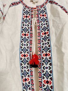Loft hand-embroidered White Top (Women&#39;s)