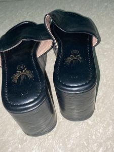 Black Slides Size 38