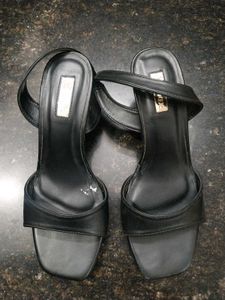 Max Brand Heel 🎀