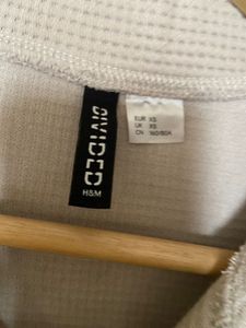 H&amp;M Relaxed fit Zip Pullover (xs)