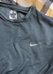Nike T Shirt