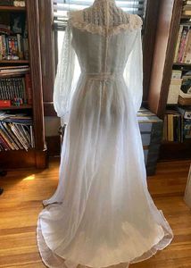 Lace Vintage Wedding Dress/ Gown