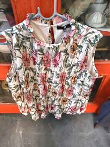 Floral Print Sleeveless Top