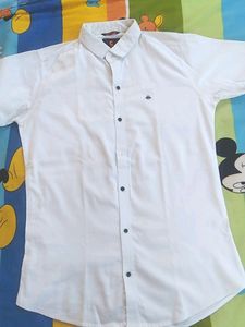 👨‍🦱Branded White Shirt