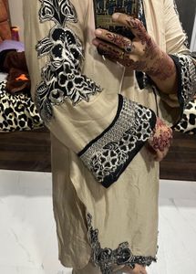 Pakistani Elegant Salwar Kameez Suit