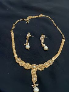 Golden pearl set