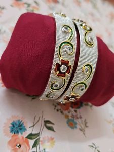 Silver Bangle Set with Floral Detail