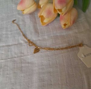 Golden Heart Charm Link Bracelet( Anti Tarnish)