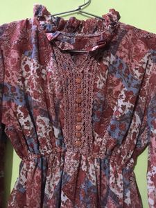 Floral Print Ruffled Neck Top