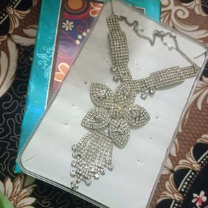 Silver Neck Set