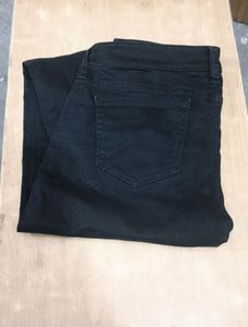 UNIQLO imported black jeans (Non Stretchable)