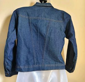 BOGO🎁Buy One Get 1 Free🎁Size Small Denim Jacket
