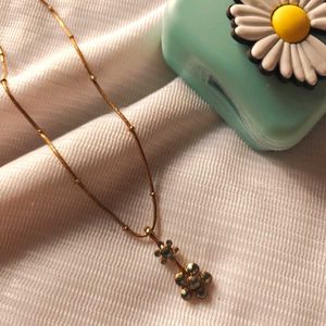 🆕 Floral Pendant Necklace