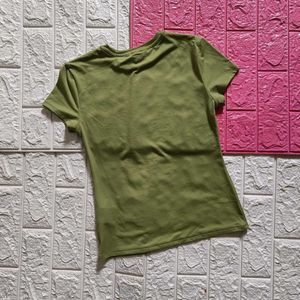 H&amp;M Women fitted Tshirt 💚