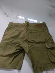 Short Cargo Pants