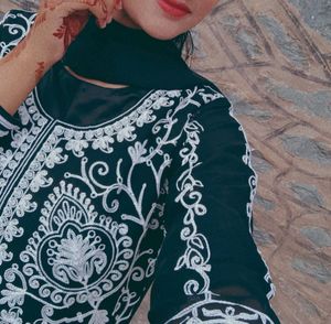 Falsh Sale  🚀b lack And White Gown With Dupat