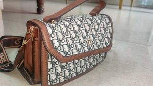 Trendy Patterned Crossbody Bag
