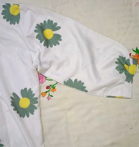 Trendy Floral Tie-Front Top