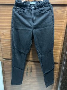 Black High-Waisted Jeans