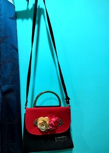 Floweral sling bag
